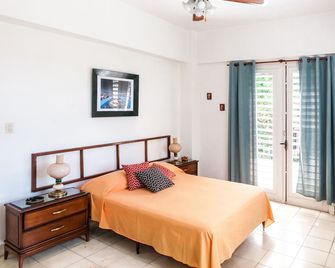 Casa 21 y G - Ileana y Marta - Havana - Bedroom