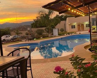 Hotel y Restaurante Villas Del Sol Jalpan de Serra - Jalpan - Piscina
