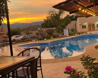 Hotel y Restaurante Villas Del Sol Jalpan de Serra - Jalpan - Piscina