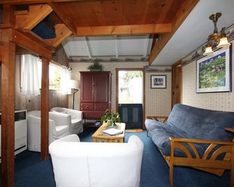 Seagull Inn Bed & Breakfast - Mendocino - Living room