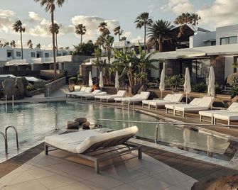 La Isla y el Mar, Hotel Boutique - Puerto del Carmen - בריכה