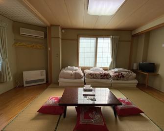 Nozawa Dream Central - Nozawa Onsen - Living room