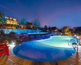 Dual Masters, Game Room, Hot Tub, Ada Access #5 - Kimberling City - Pool