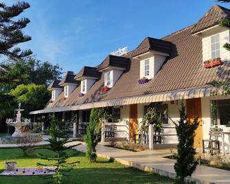 Charisma Resort - Suan Phueng - Recepción
