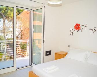 Homiday - Bordopineta Residence - Pineto - Camera da letto