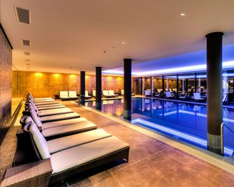 Wellnesshotel Golf Panorama - Märstetten - Bazén