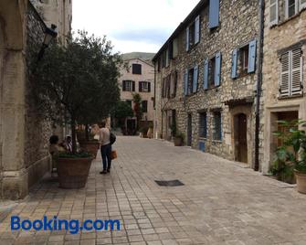 Auberge de Tourrettes - Tourrettes-sur-Loup - Edificio
