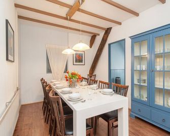 Farmhouse Stay near Dunes - 't Zand - Comedor