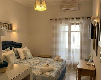 Minoa Hotel - Naousa - Bedroom