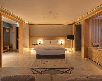 Hwangridan Stay - Gyeongju - Yatak Odası