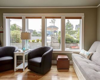 Woodland Cottage by Seabrook Hospitality - Pacific Beach - Sala de estar