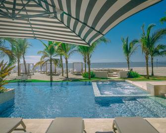 Radisson Riviera Panama - Nueva Gorgona - Piscina