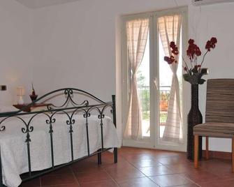 Villa Lidia - Paola - Camera da letto