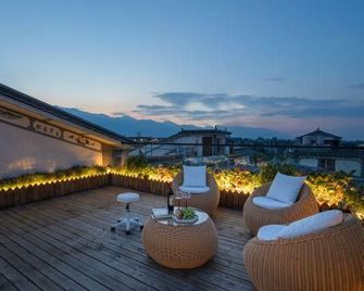 Er'erli Yinluxury Homestay (Dali Caicun Wharf Branch) - Dali - Balcony