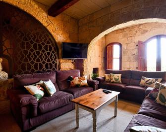 Maria's B&B - Għasri - Sala de estar
