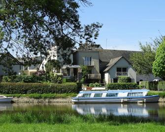 Camping du Lion d'Angers - Le Lion-d'Angers - Bâtiment