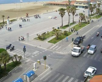 Hotel Bella Riviera Lungomare - Viareggio - Näkymät ulkona
