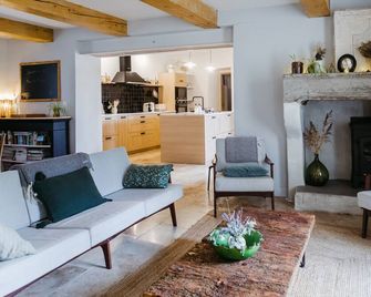 Mas Des Ecoliers - Châteaurenard - Living room