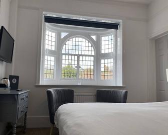Castle Hotel - Dartford - Bedroom