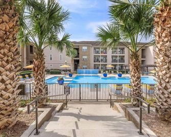 Modern 1br Retreat Open Layout, Workspac - Magnolia - Pool