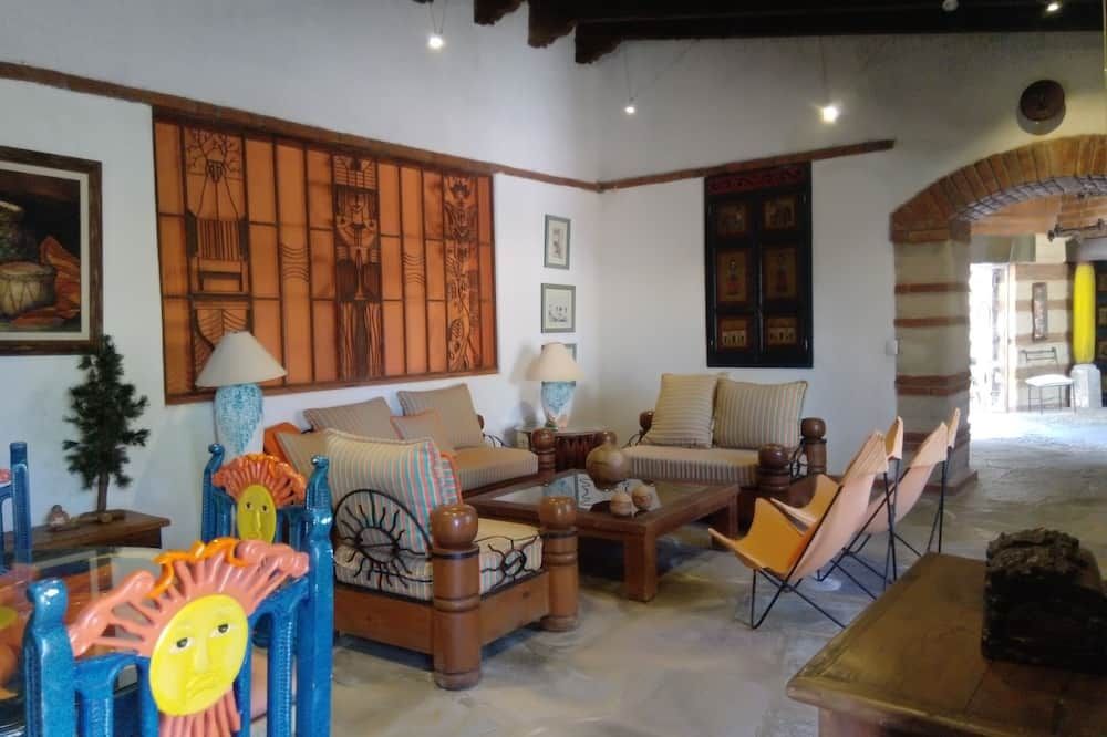 Colonial Mountain Villa In La Palma, Chalatenango (El Salvador). - San Ignacio - Sala de estar