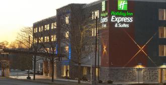 Holiday Inn Express & Suites Johnstown - Johnstown
