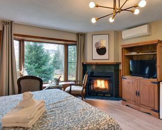 Hotel Le Petit Lac - Sainte-Adèle - Bedroom