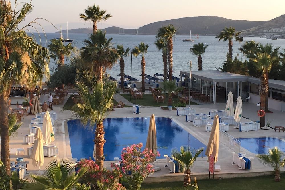 Nagi Beach Hotel - בודרום - בריכה