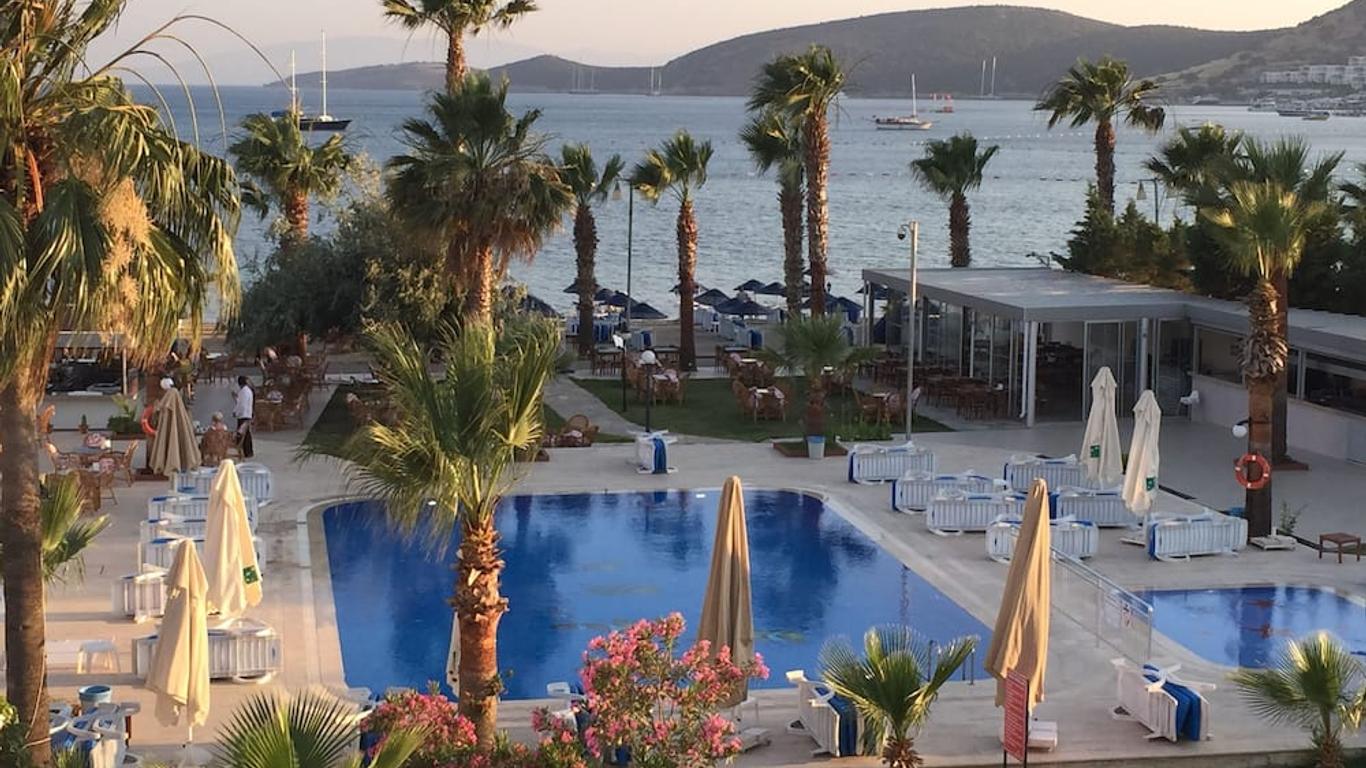 Nagi Beach Hotel