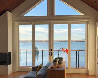 Waterfront Escape - Close to Airport & Downtown - בוסטון - מרפסת