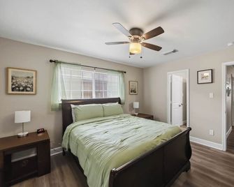Newly renovated 2-bedroom 1.5 bath home - Alvin