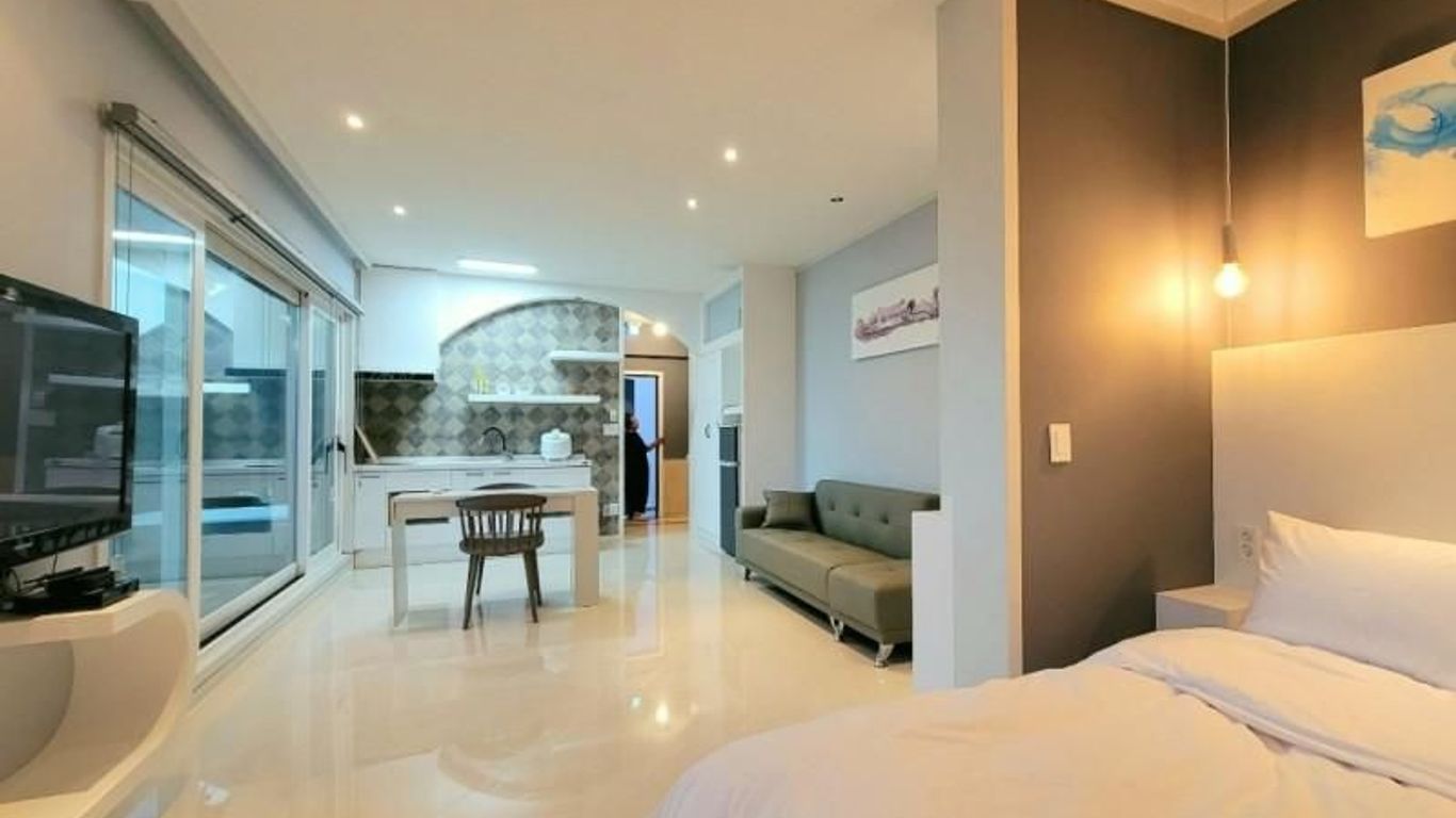 남해 온리원펜션