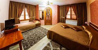 Family Hotel Ogi - Asenovgrad - Bedroom
