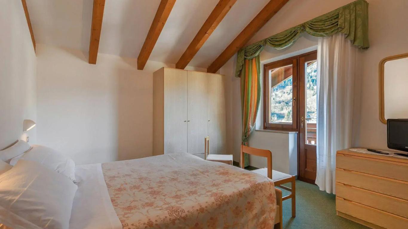 Family Hotel La Perla
