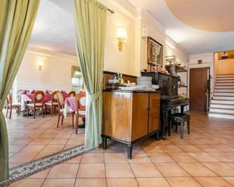 Hostaria Pettirosso - Lonzano