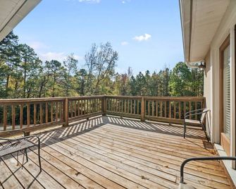 Timothys Timber Haven - Russellville - Balcony