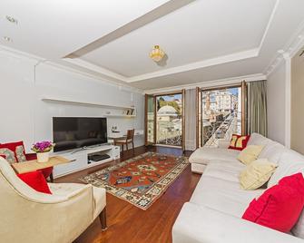 Ada Hotel Istanbul - Istanbul - Living room