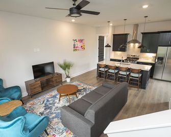 Bold + Bright!|3bd 2.5ba|10 Minutes To All Of Music City! - Nashville - Sala de estar