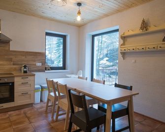 Domcek u Milana - Stredná Revúca - Eetruimte