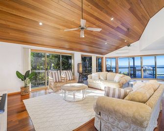 Pindari Seascape - privacy, space and view - North Haven - Huiskamer