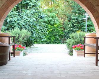 Fattoria Agriturismo Il Colombaio - Monteriggioni - Binnenhof