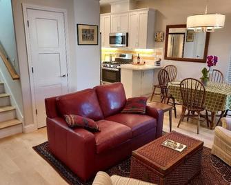 East Sacramento Secret - סקרמנטו - סלון