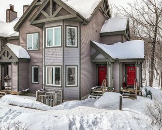 Ski-In Resort Family Condo with Deck at Jay Peak! - Jay - Building