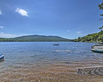 Lakefront Rumney Retreat with Shared Dock and Beach! - Rumney - Beach