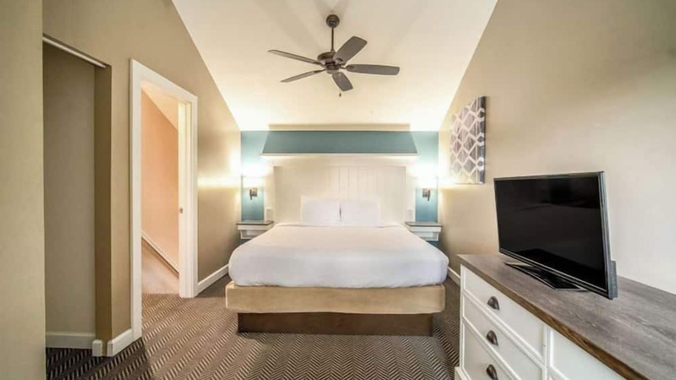 Waterside Suites & Marina