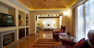 Antigua Capilla Bed and Breakfast - San Miguel de Allende - Living room