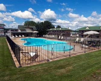 Daigle's Motel - Saint Leonard - Piscina