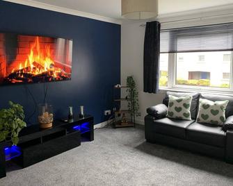 Dumfries Apartment - Dumfries - Living room