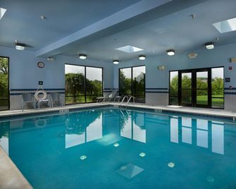 Hampton Inn Shrewsbury - New Freedom - Piscina