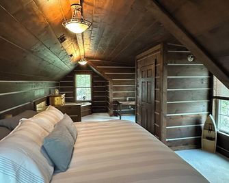 Cabin on the Lake! Just minutes from Daniel Boone National Forest. - London - Schlafzimmer